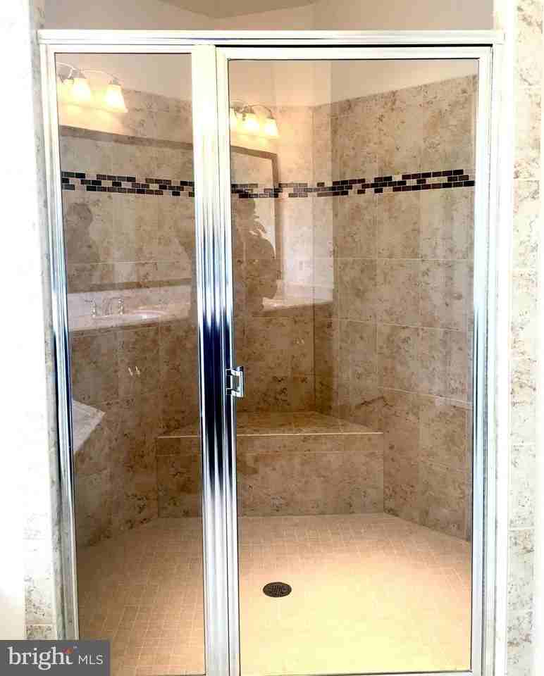 42850 Edgegrove Heights Ter - Photo 4 of 6