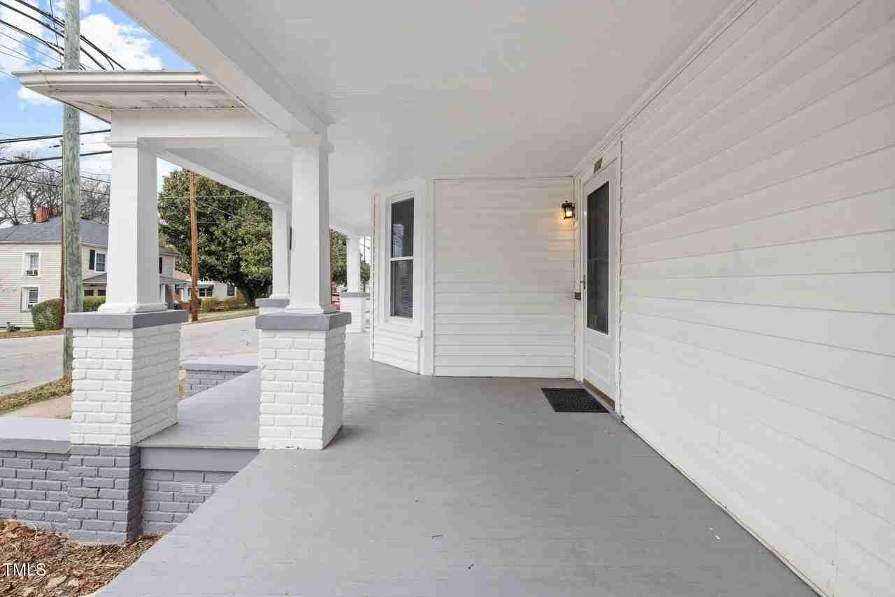 110 N Tarboro St - Photo 4 of 37