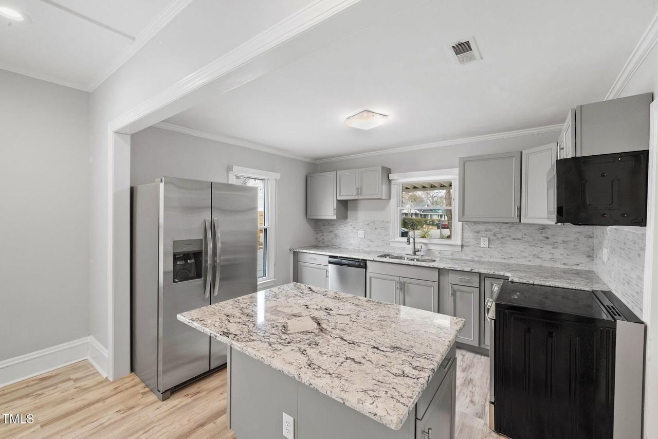 110 N Tarboro St - Photo 5 of 37