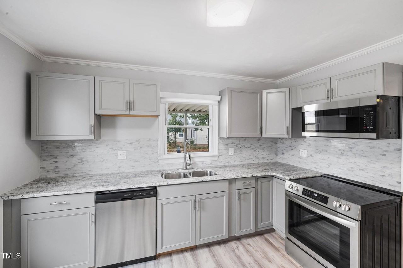 110 N Tarboro St - Photo 6 of 37