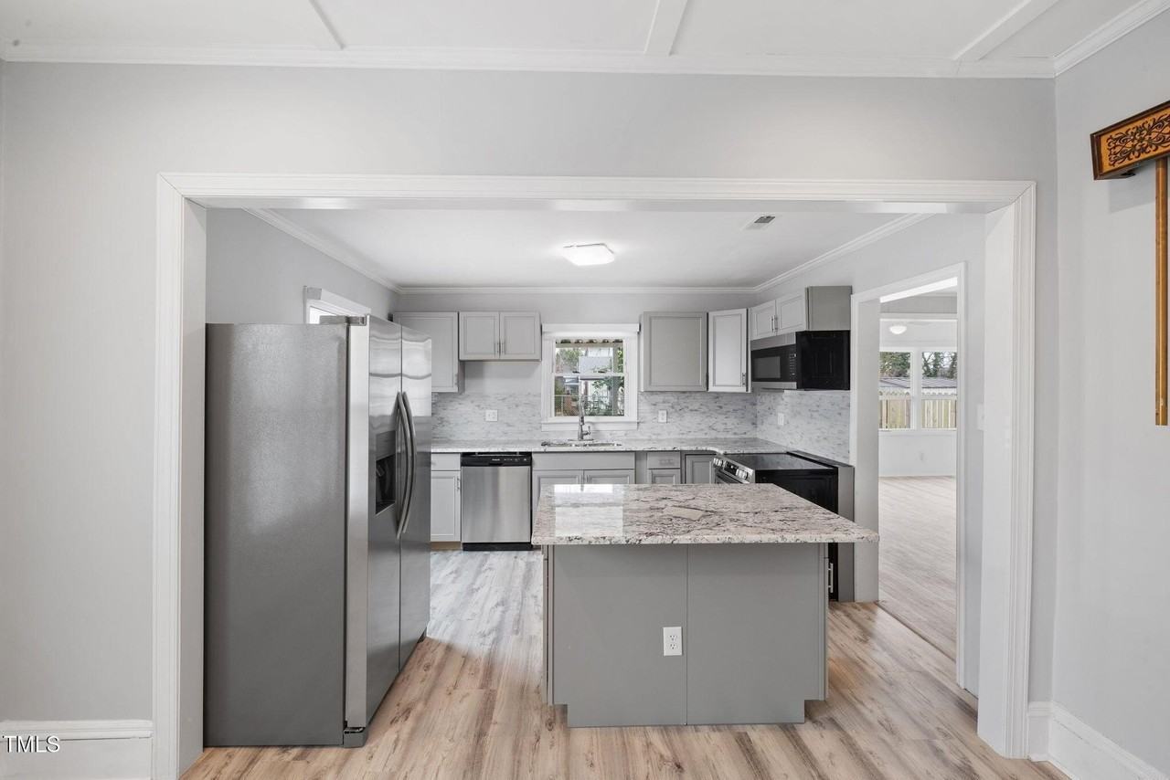 110 N Tarboro St - Photo 7 of 37