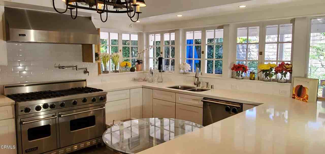 4223 Crownfield Ct - Photo 2 of 9