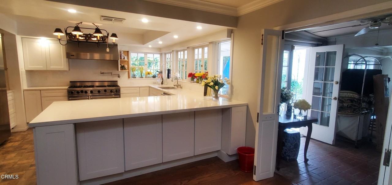 4223 Crownfield Ct - Photo 4 of 9