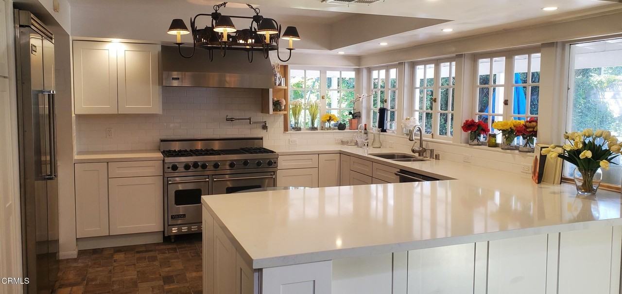 4223 Crownfield Ct - Photo 5 of 9