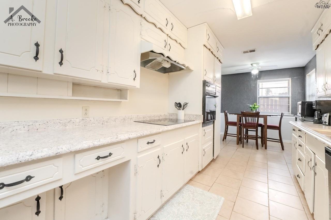 1603 Karen Ln - Photo 7 of 18