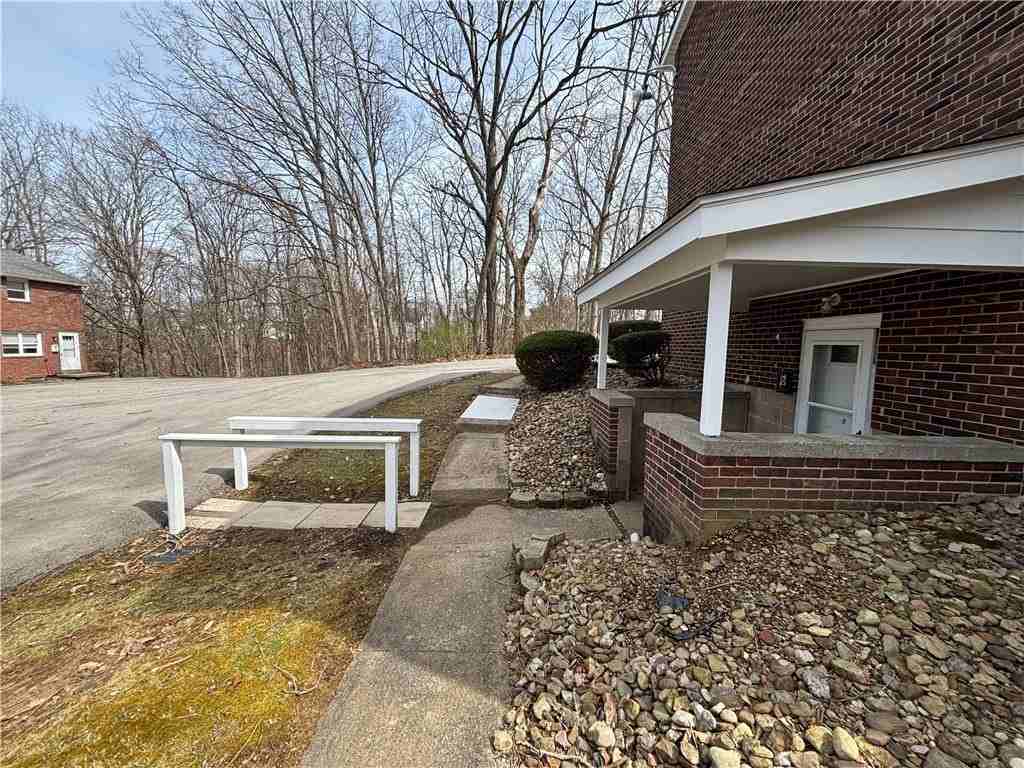 1195 Lynn St #6 - Photo 2 of 12