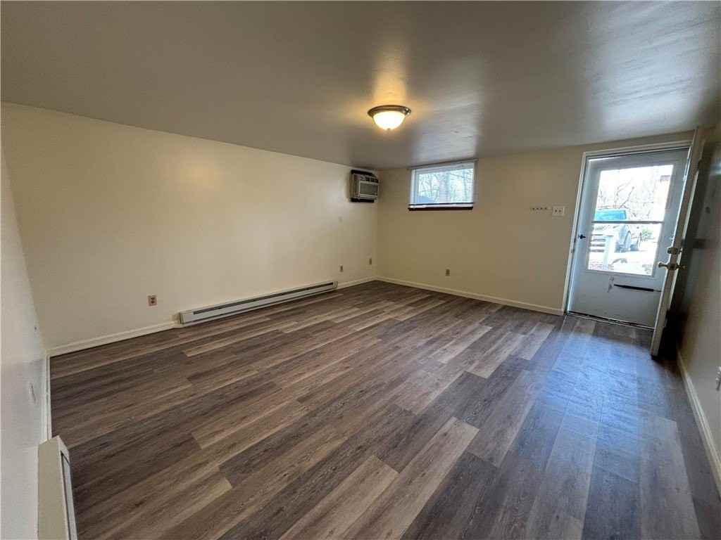 1195 Lynn St #6 - Photo 3 of 12