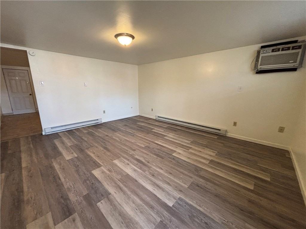 1195 Lynn St #6 - Photo 4 of 12