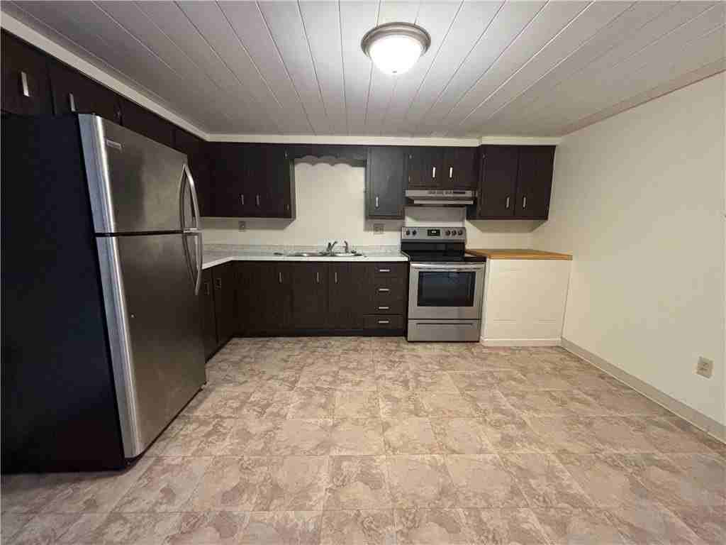 1195 Lynn St #6 - Photo 6 of 12