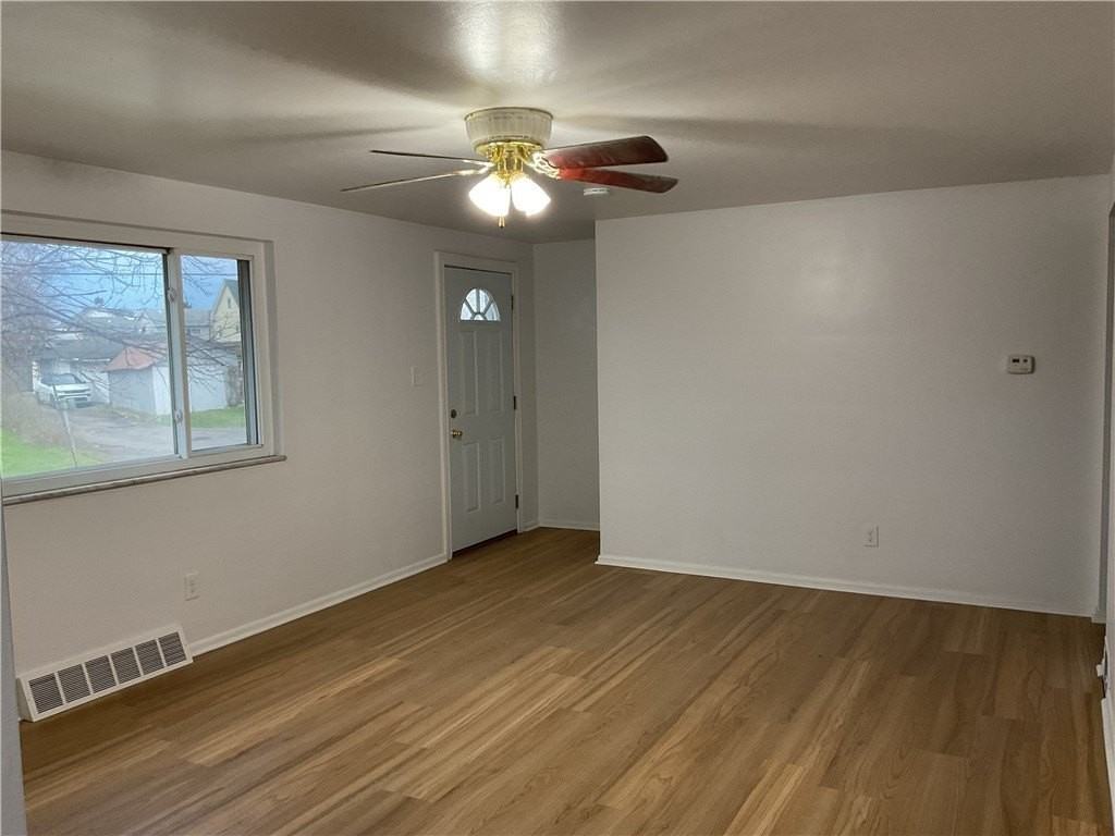 214 Erwin Pl - Photo 2 of 16