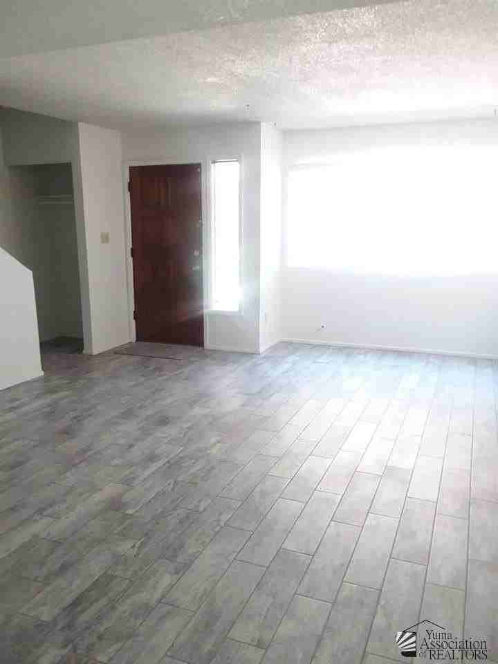 833 S Avenue A #5 - Photo 2 of 10