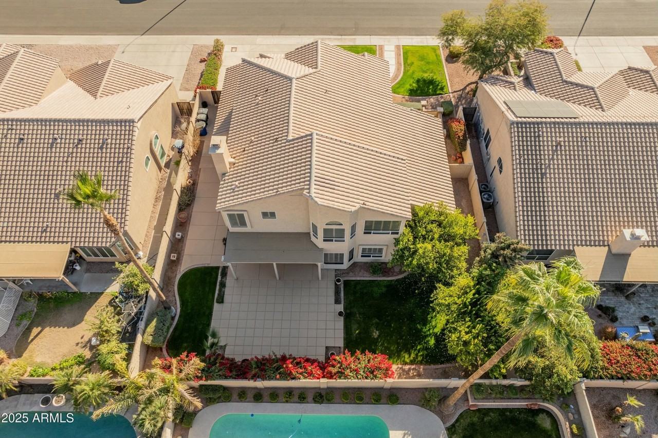 5610 W Gail Dr - Photo 3 of 49