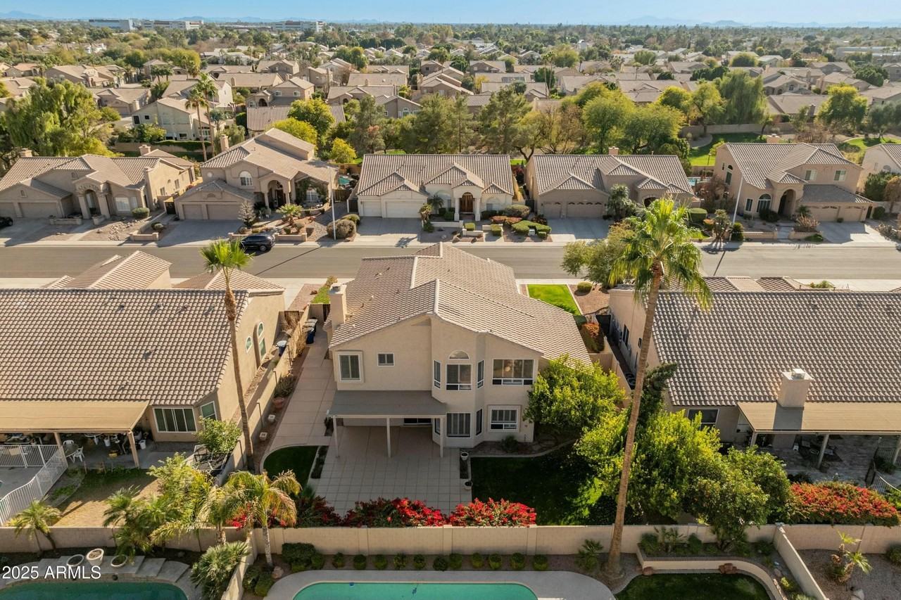 5610 W Gail Dr - Photo 4 of 49