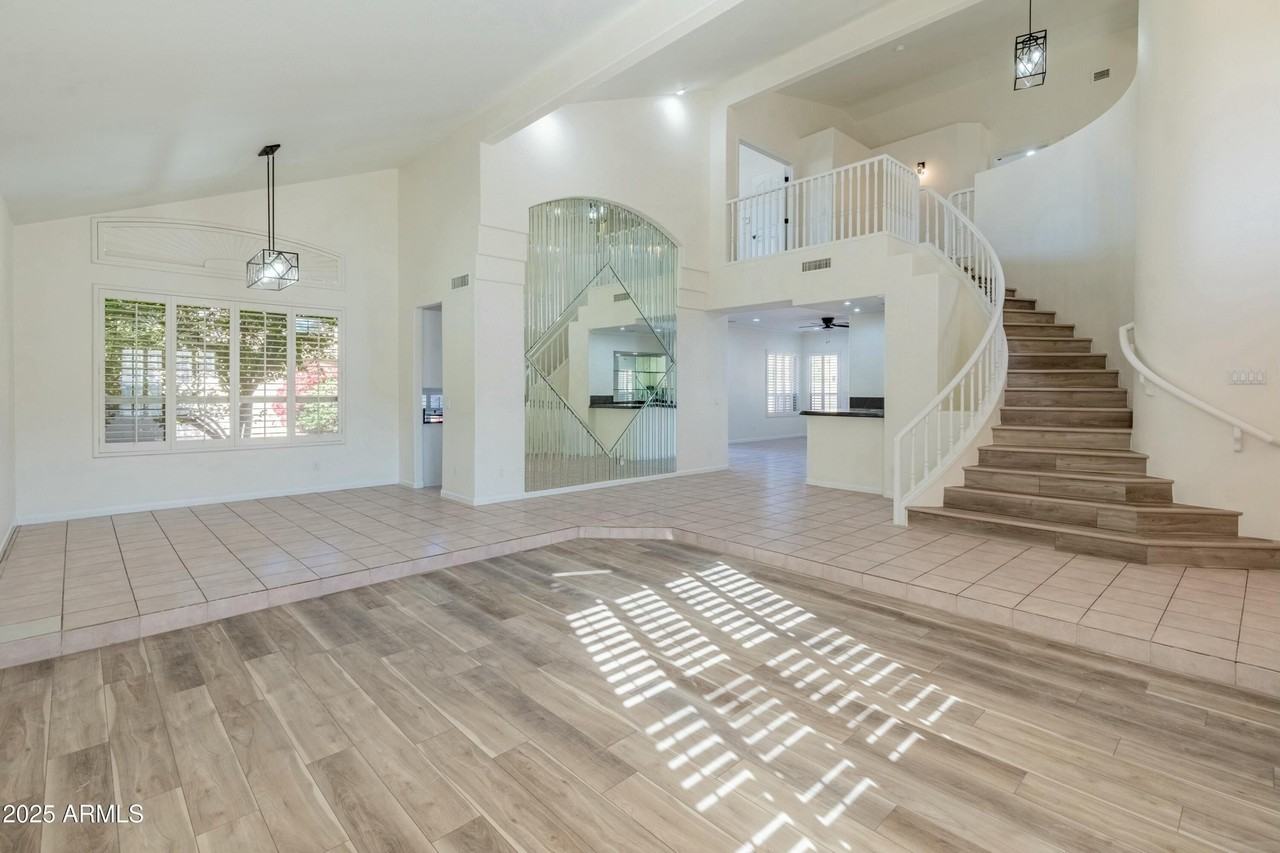 5610 W Gail Dr - Photo 7 of 49