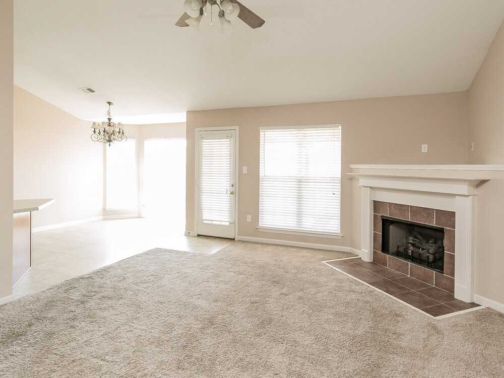 8181 Martin Dr - Photo 2 of 12