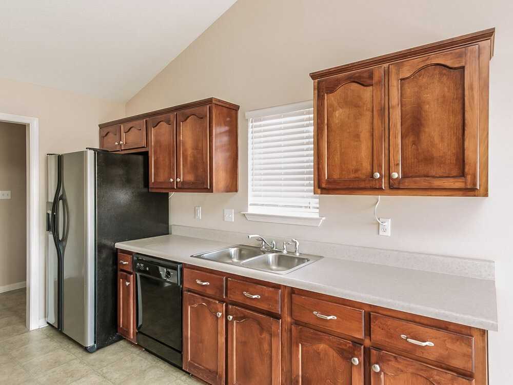 8181 Martin Dr - Photo 6 of 12