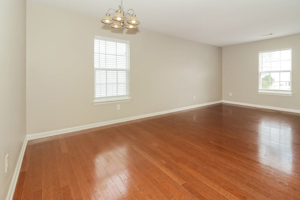 3060 Whittier Way - Photo 5 of 17