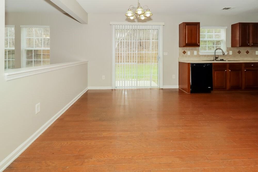 3060 Whittier Way - Photo 6 of 17