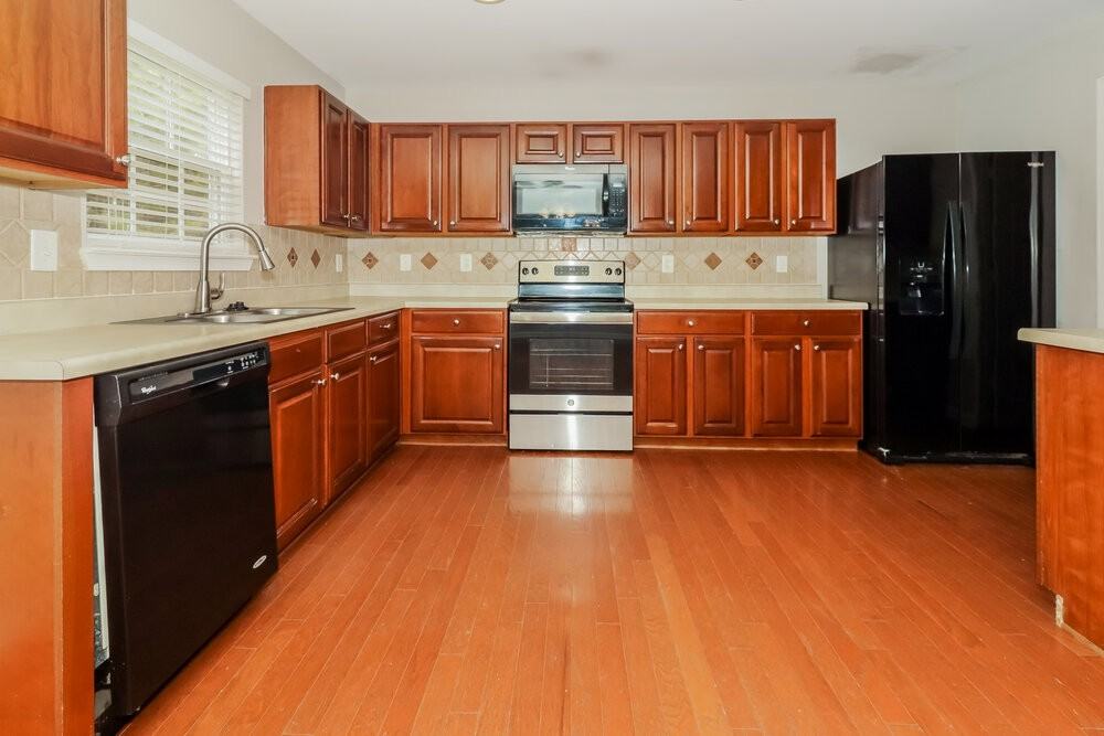 3060 Whittier Way - Photo 7 of 17