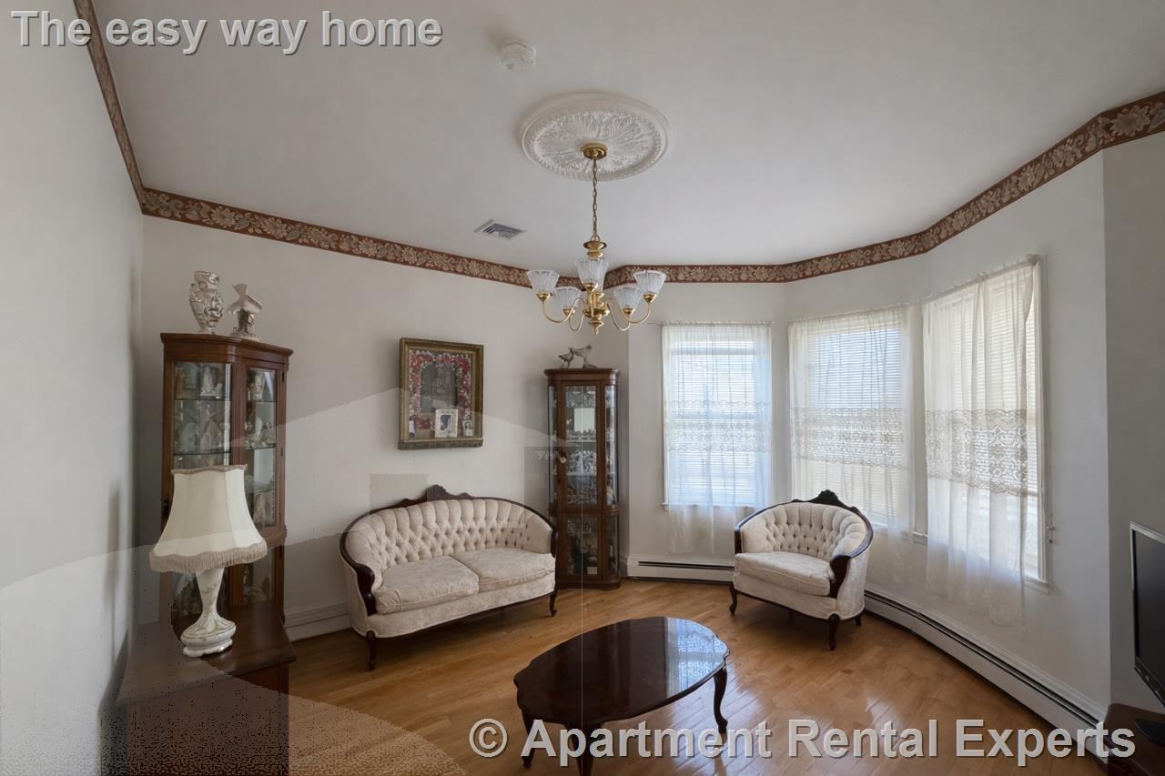 107 2nd St - Photo 3 of 12