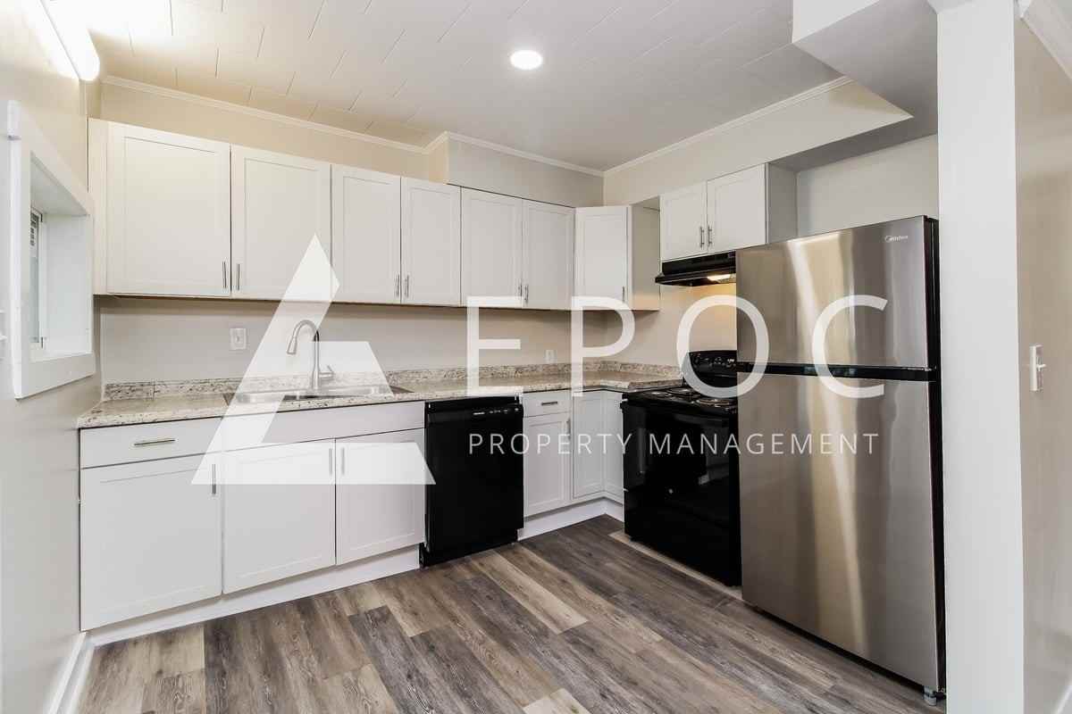 223 W Main St - Photo 2 of 15