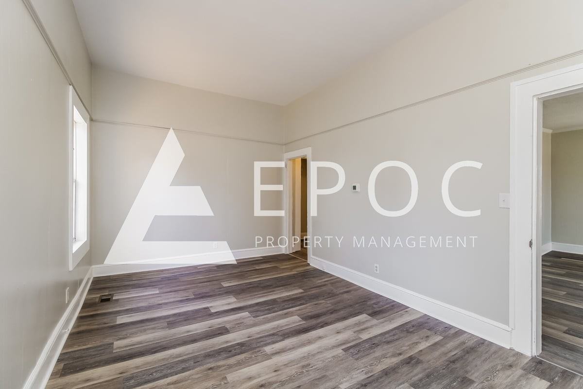 223 W Main St - Photo 4 of 15