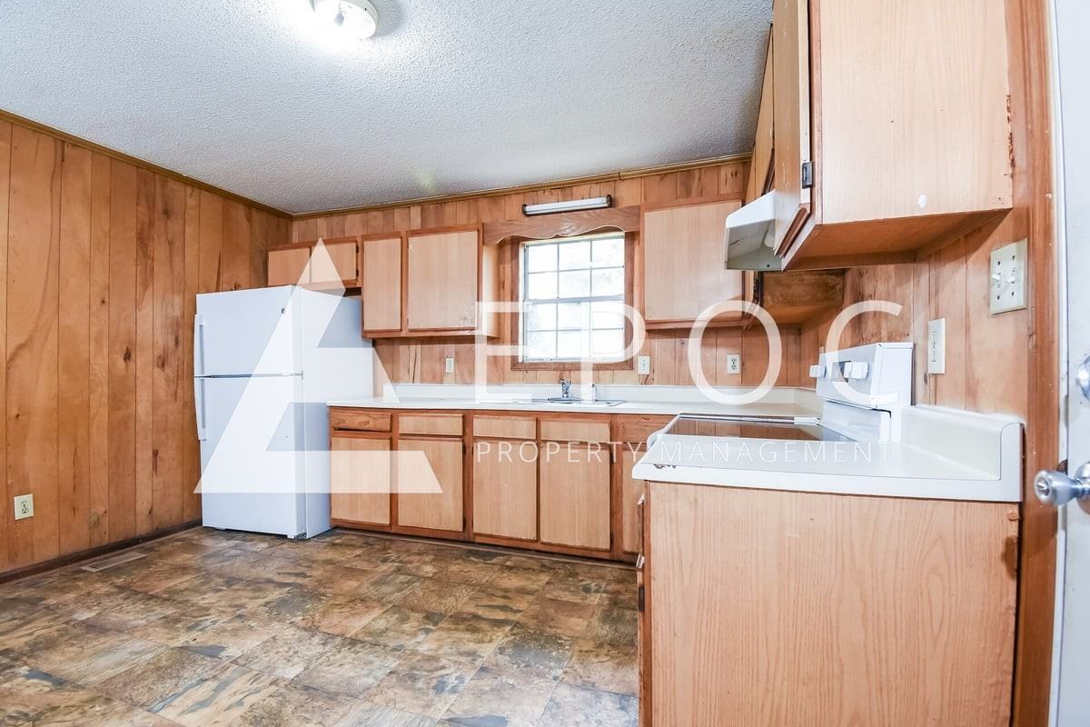 638 S Elm St #D - Photo 3 of 15