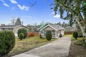 featured image of 3935 S Thistle St