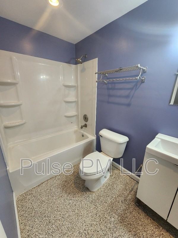 18 S Main St - Photo 4 of 8