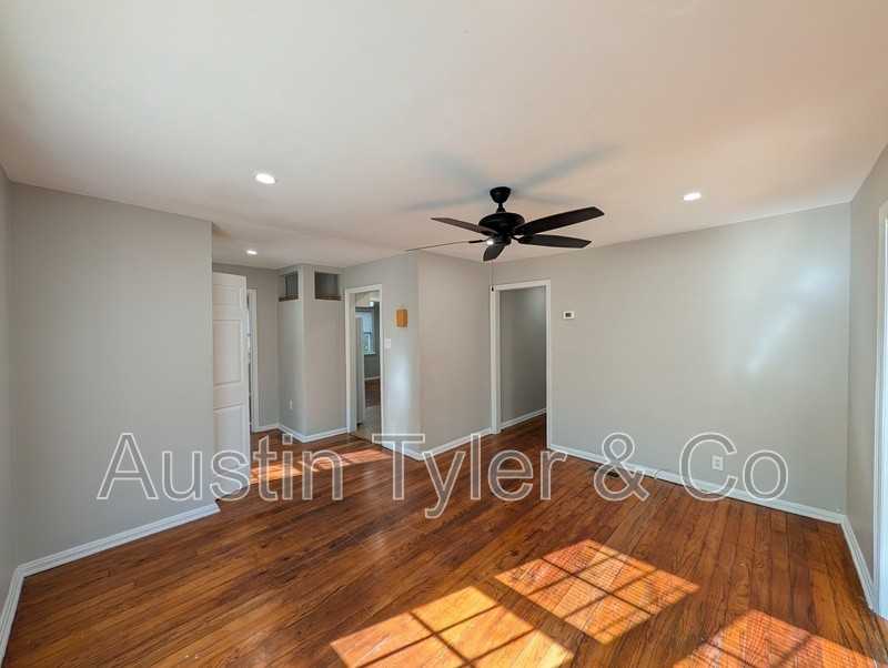 4455 Broad St - Photo 4 of 17