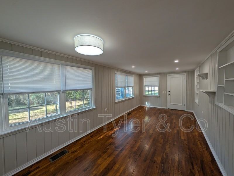 4455 Broad St - Photo 7 of 17