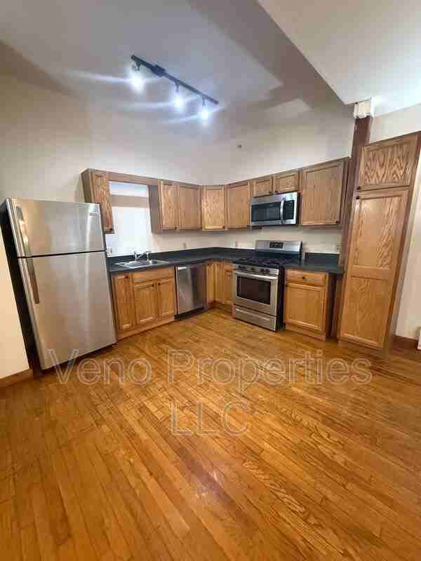 1 S Park St #1D - Photo 2 of 15