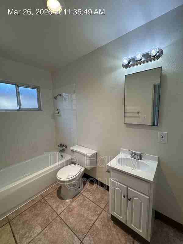 311 E Elm St - Photo 3 of 15