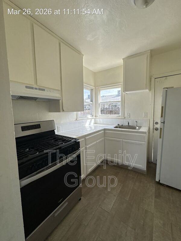 240 Hanford Armona Rd #E - Photo 5 of 13