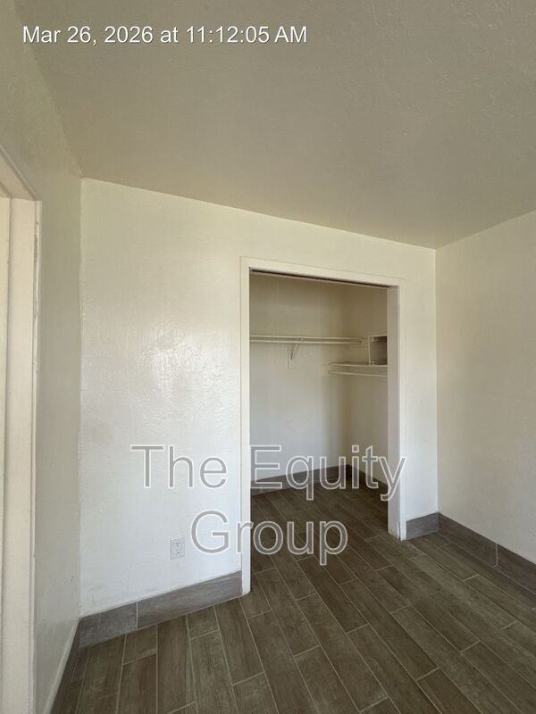 240 Hanford Armona Rd #E - Photo 7 of 13