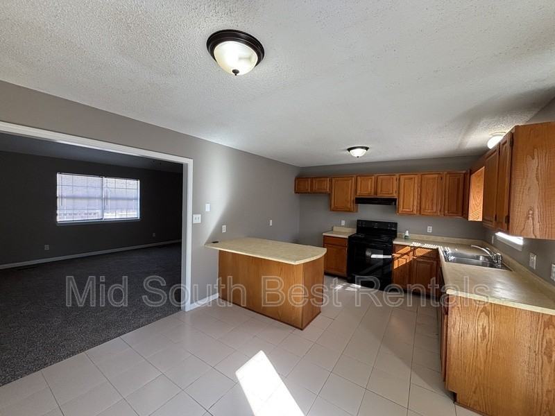 125 Almond Cv - Photo 3 of 18