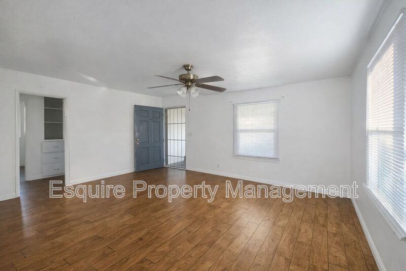 3667 Almond Dr - Photo 3 of 12