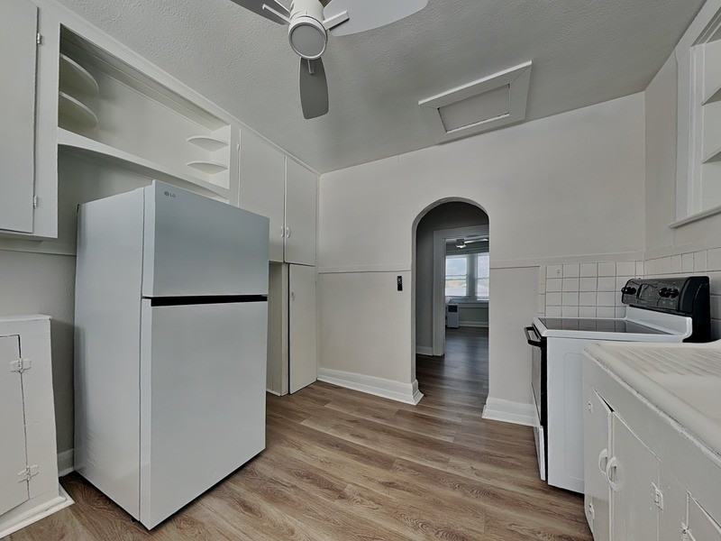 2904 W Chestnut St #2 - Photo 2 of 19