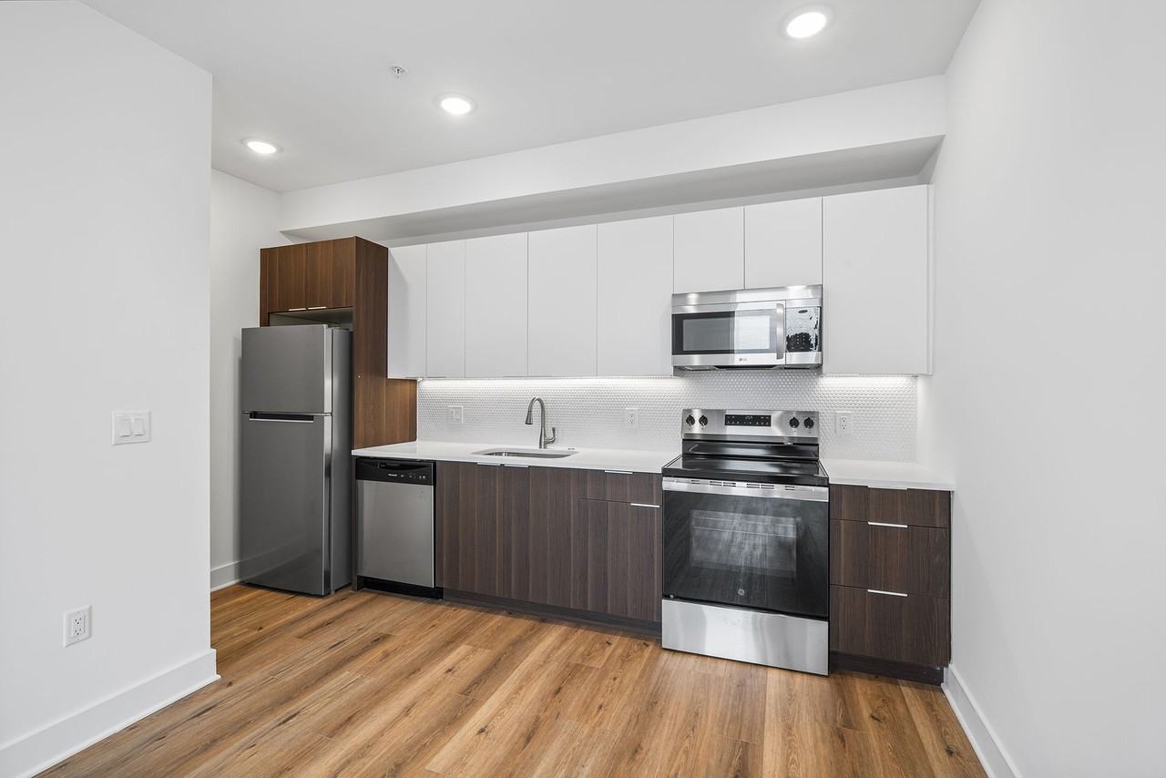 4324 Lancaster Ave - Photo 6 of 50