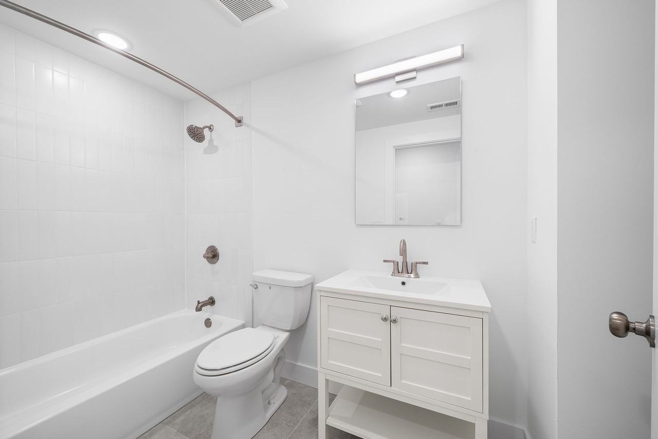 4324 Lancaster Ave - Photo 7 of 50