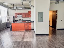 featured image of 23 N Summit St