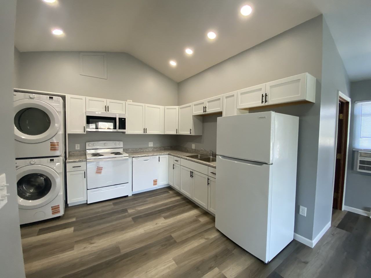 112 N Parls St - Photo 2 of 6