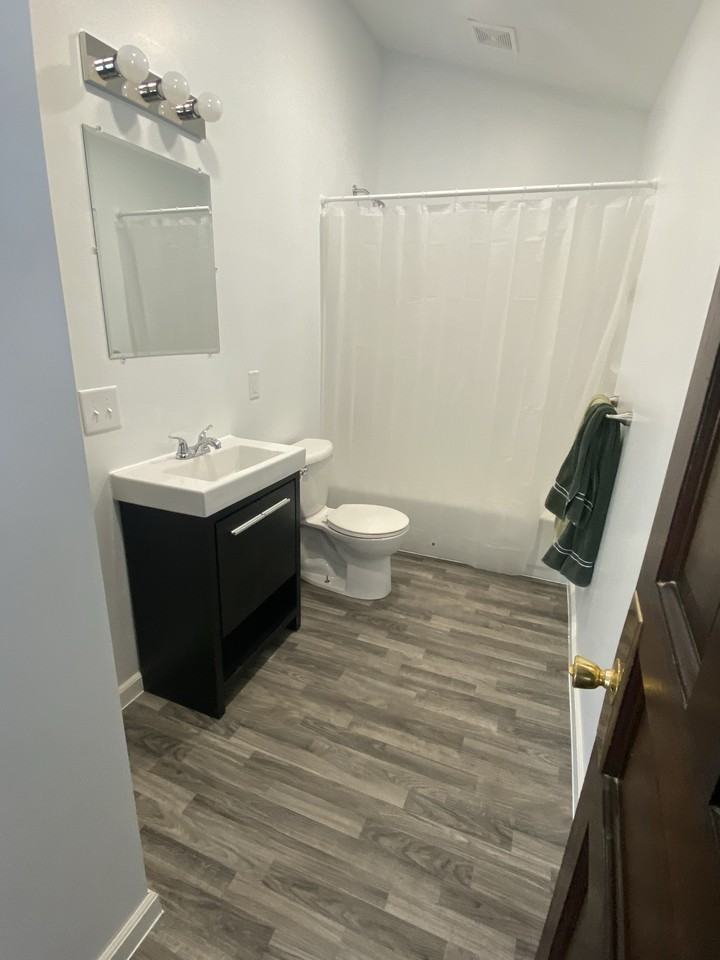 112 N Parls St - Photo 3 of 6