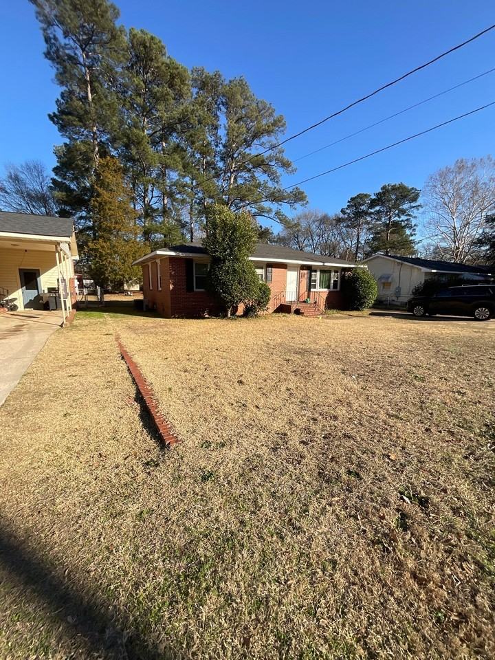 2704 4th Ave - Photo 2 of 3