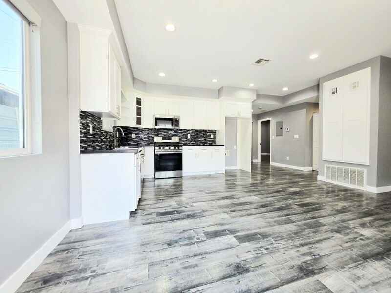 631 W 83rd St - Photo 5 of 20