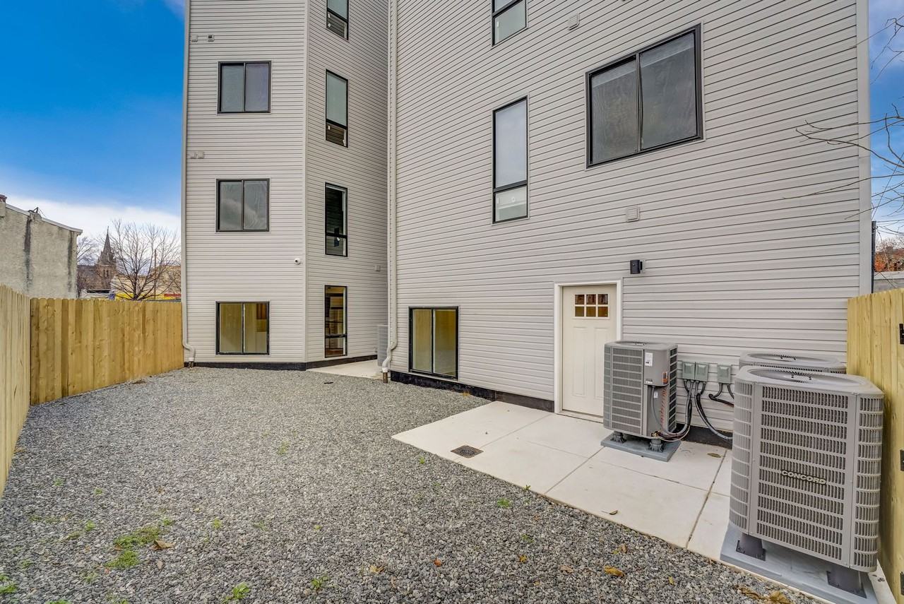 Nova Commons - Photo 2 of 8