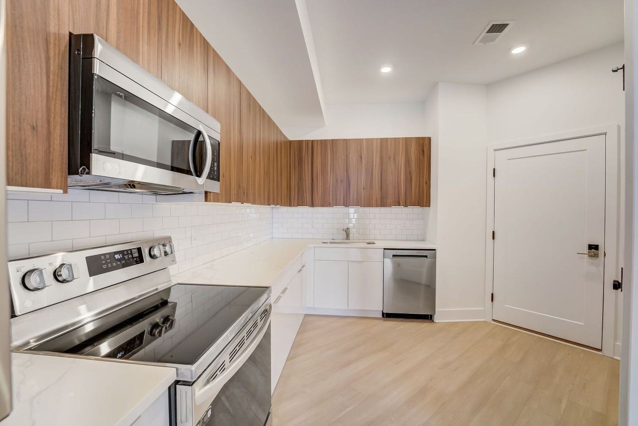 Nova Commons - Photo 5 of 8