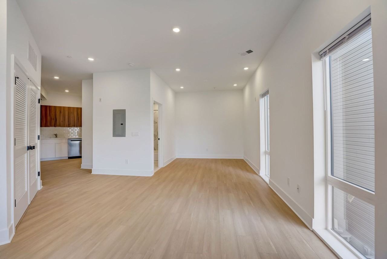 Nova Commons - Photo 7 of 8