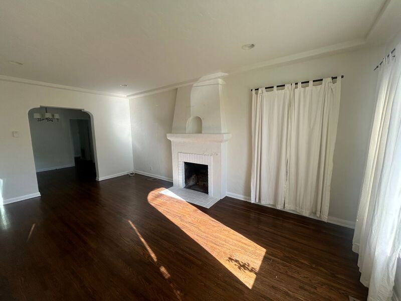 10023 Silverton Ave - Photo 4 of 15