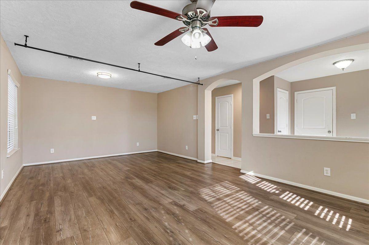 16218 Bunker Ridge Rd - Photo 2 of 40